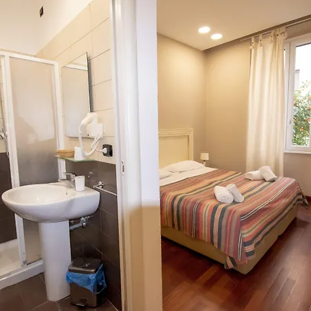 Casual Cairoli Pensjonat 3*