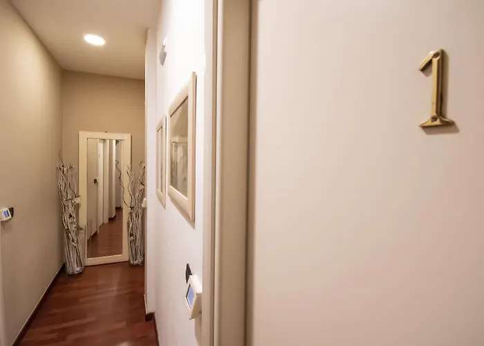 Affittacamere Casual Cairoli 3*